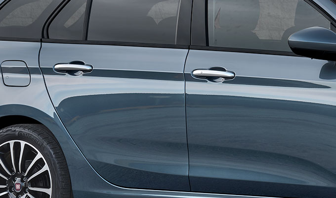 CHROMED DOOR HANDLES